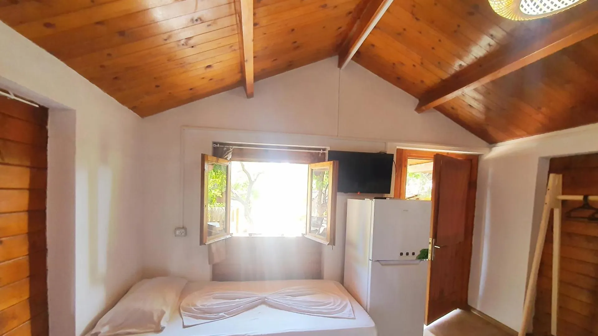 Toneda Seaside Bungalows Dhermi